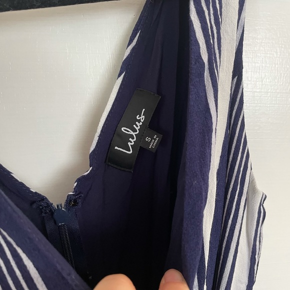 Lulu’s NWOT Navy Striped Jumpsuit, Small - Picture 5 of 6